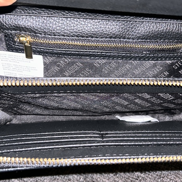 Crossbody Gift Set - Picture 2 of 2